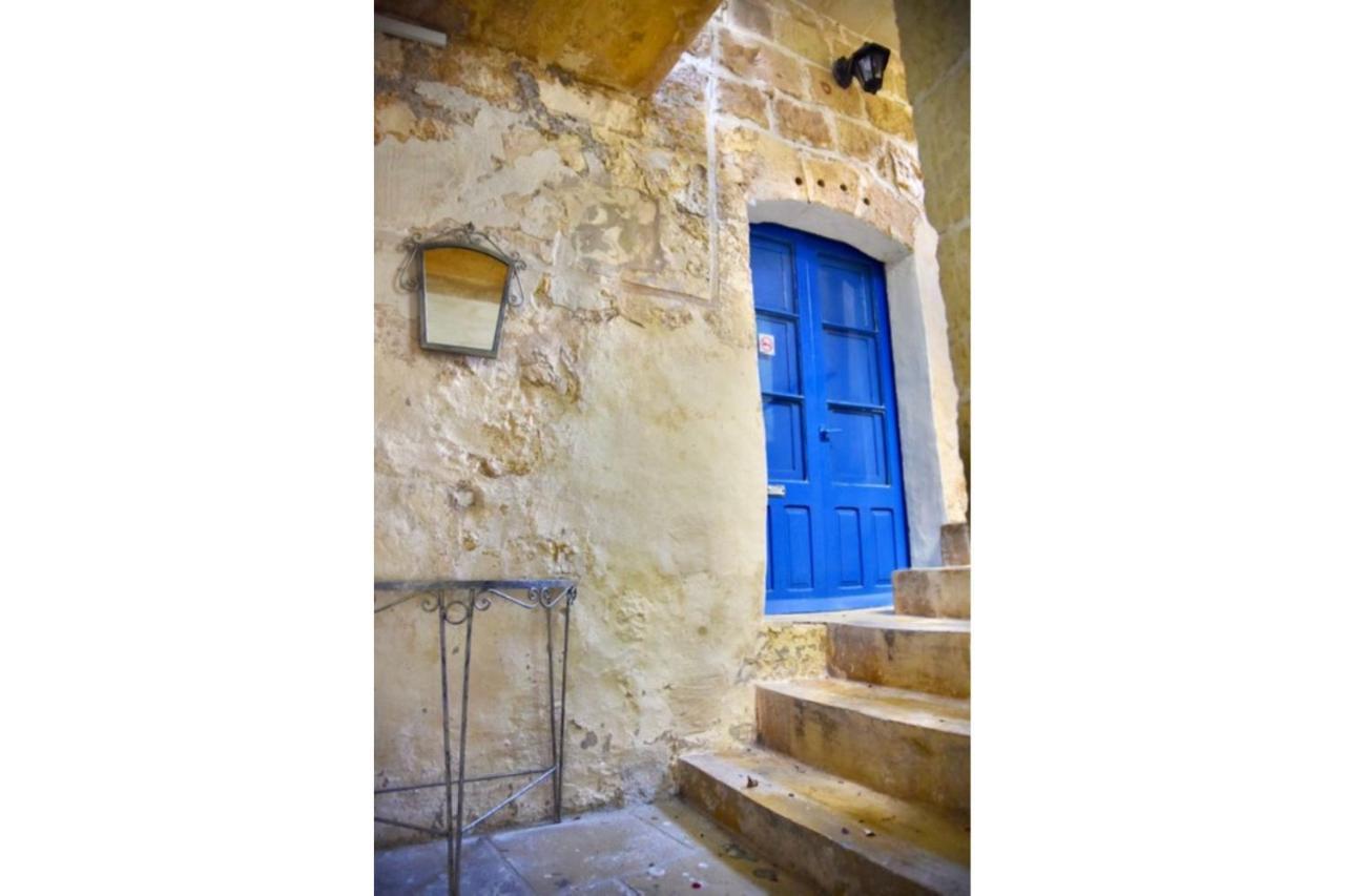 Вилла Ta'Martin Farmhouse Xewkija Gozo Экстерьер фото